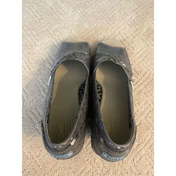 NWOB Tom’s Pewter Sequin Wedge Sandal - Picture 2 of 7